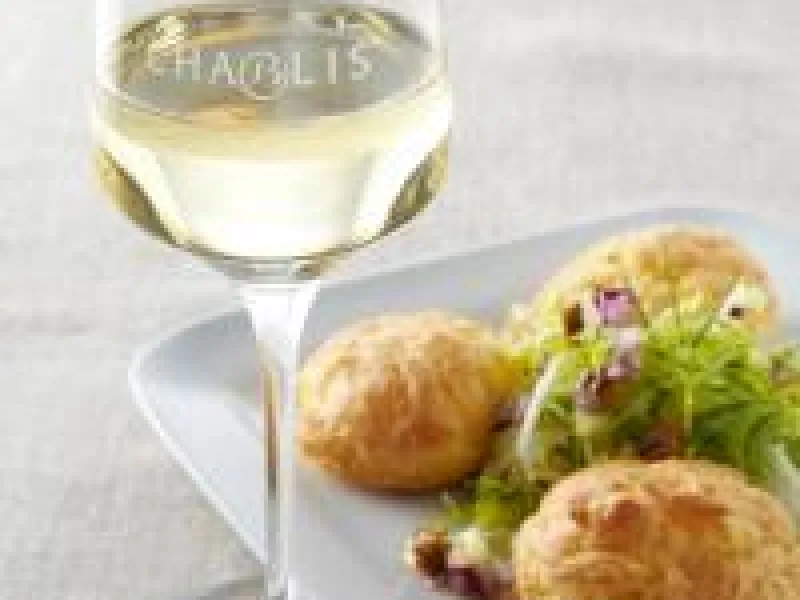 Recette Comté Gougères, Curly Endive Salad and Colorful Raw Vegetable Sauce - Chef Patrick Asfaux