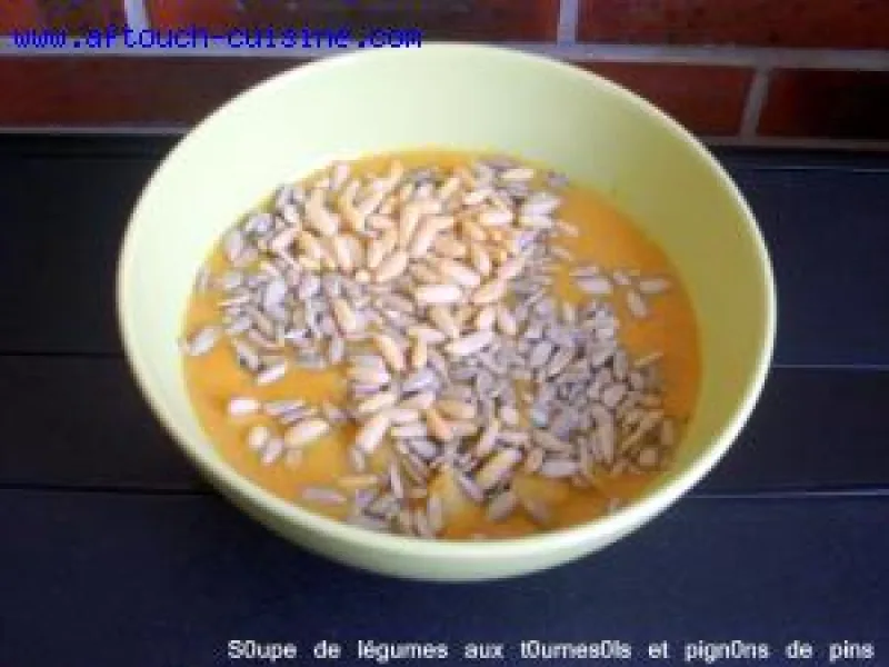 Recette Vegetable Soup with Sunflower Seeds and Pine Nuts - Chef Patrick Asfaux