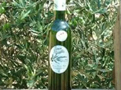 Domaine Les Bastidettes, production d'huile d'olive.