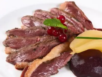 Recette Aiguillettes de canard, sauce au vin