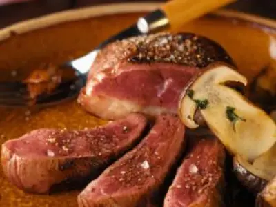 Recette Aiguillettes de canard sauce aux cèpes
