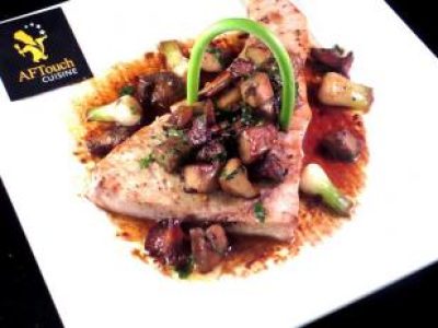 Recette Pavé d'espadon poêlé aux cèpes et girolles