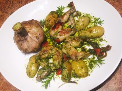 Recette Les cuisses de grenouilles poêlées en pesto d'ail des marais