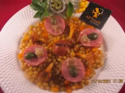 Recette Mijotée de pois blonds morteau et girolles