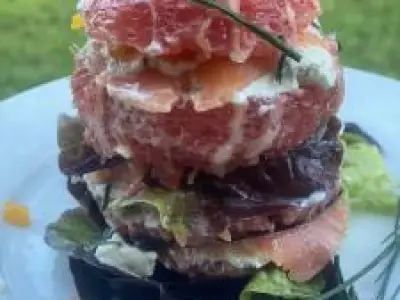 Recette Mille-feuille de pamplemousse au saumon fumé