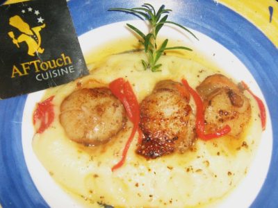 Recette Saint jacques poêlées sur mousseline de cerfeuil tubéreux