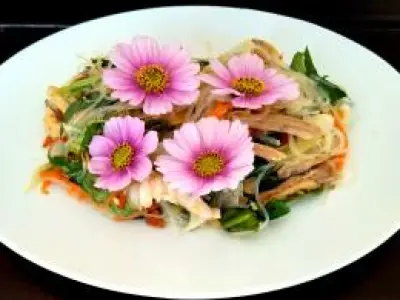 Recette Salade de poulet mentholée et soja du chef  moncheang chea