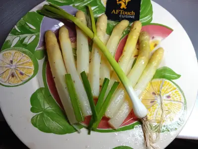 Les asperges blanches en mode marine