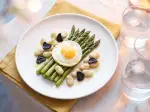 Buissons d'asperges des bois, idéaux en semaine