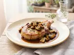 Côte de veau rôtie aux cèpes, à partager en famille