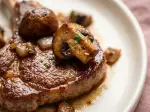 Côte de veau rôtie aux cèpes, fondante et crémeuse