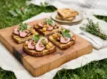 Photo recette Magret de canard fumé sur toast