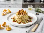 Photo recette Salade de pousses de soja aux girolles