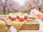 Tomates cocktails au fromage, colorées et ensoleillées