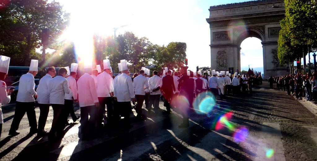 Les Cuisiniers de l'Académie Culinaire de France ravivent la flamme