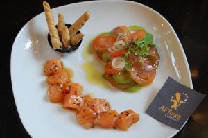 Tartare de saumon frais au sésame