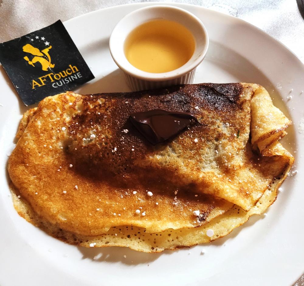 Pannequet gourmand écrasé de bananes coing et cristaux de chocolat