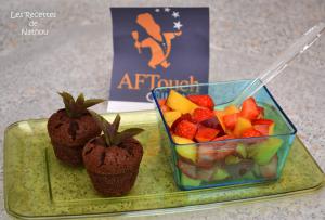Salade de fraises et nectarines accompagnée de mini-fondants à la menthe